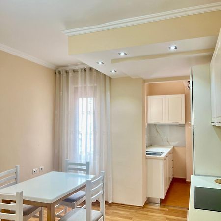 Skanderbeg Square Apartment 02 Тирана Экстерьер фото