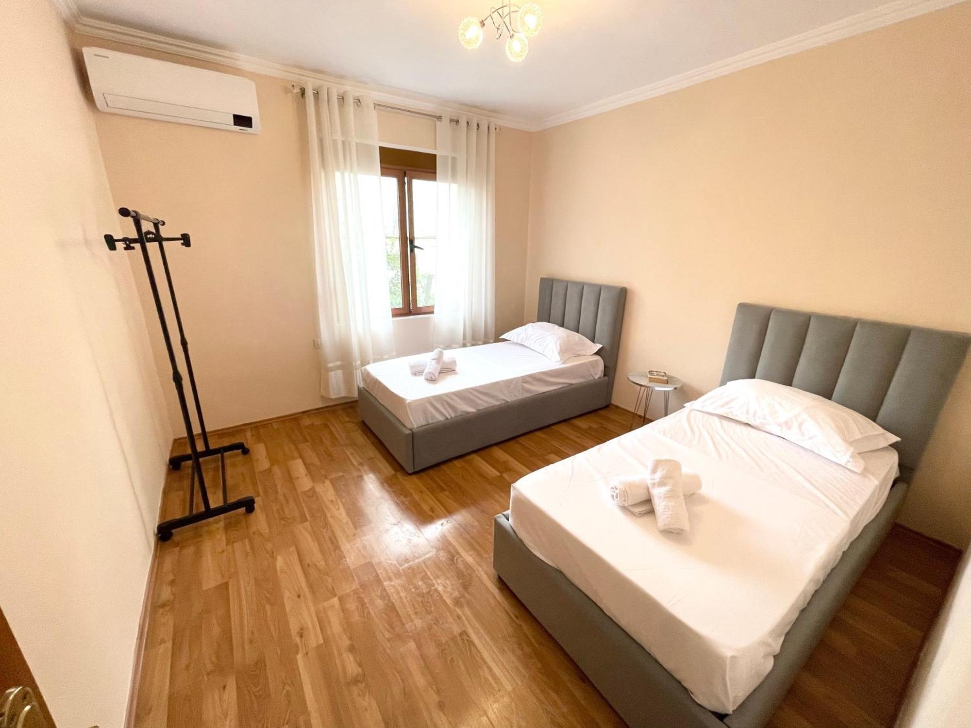 Skanderbeg Square Apartment 02 Тирана Экстерьер фото